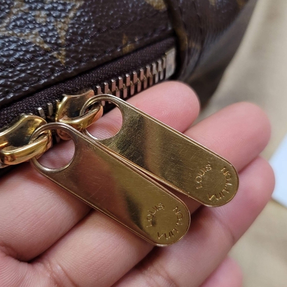 🎁SOLD🎁 LV MANHATTAN GM - Picture 9 of 9